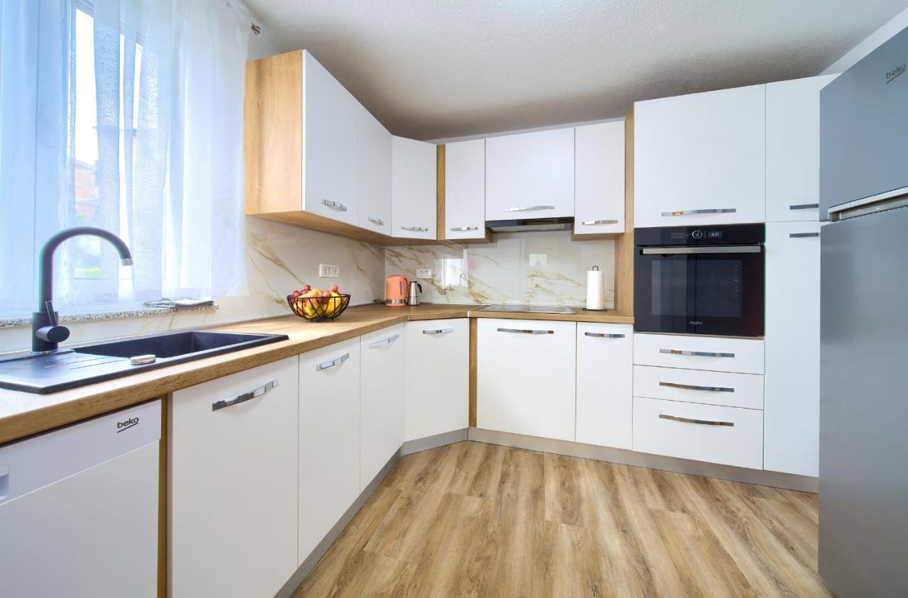 Apartment Mladen Krk Town Exterior photo