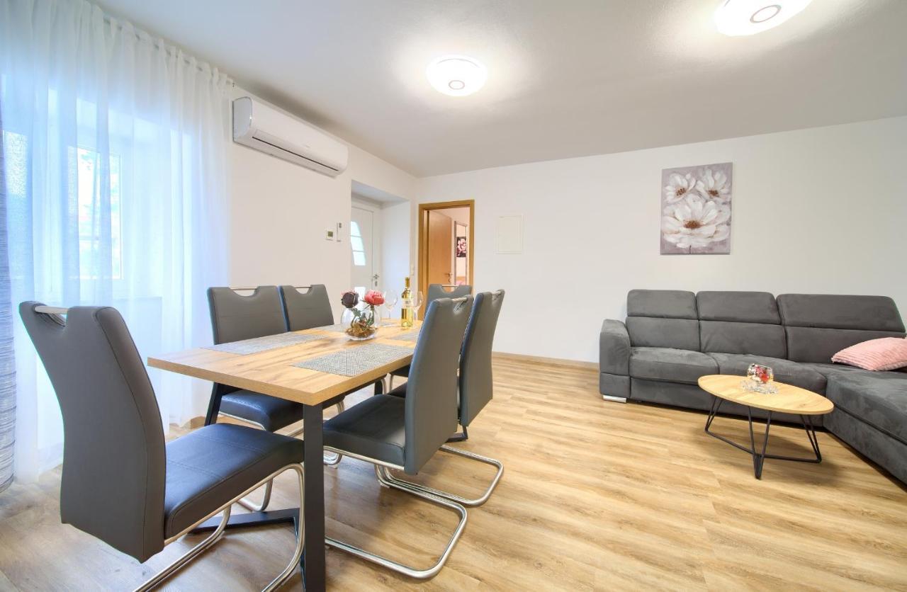 Apartment Mladen Krk Town Exterior photo